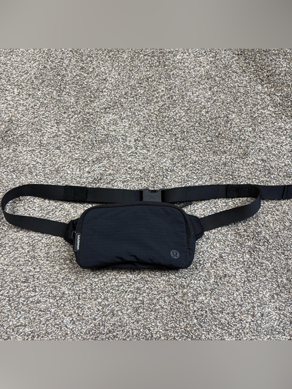 Lululemon Everywhere Belt Bag 1L Crossbody Fanny Pack Size Black Nylon